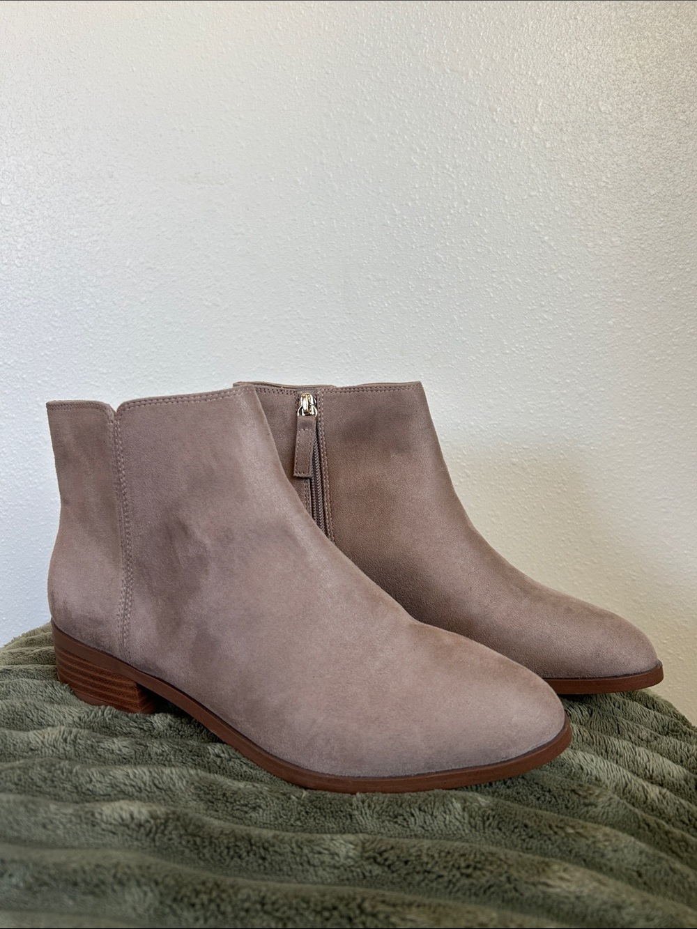 J.Crew Classic Taupe Suede Ankle Boots - Women's size 8.5 new w/o tags